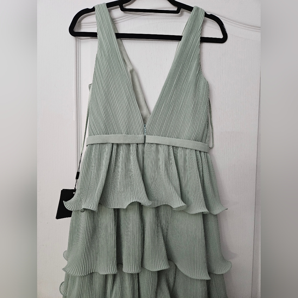 Ieena for Mac Duggal Sleeveless Ruffle Tiered V Neck Gown SZ 6 NWT 49054 - Picture 9 of 13